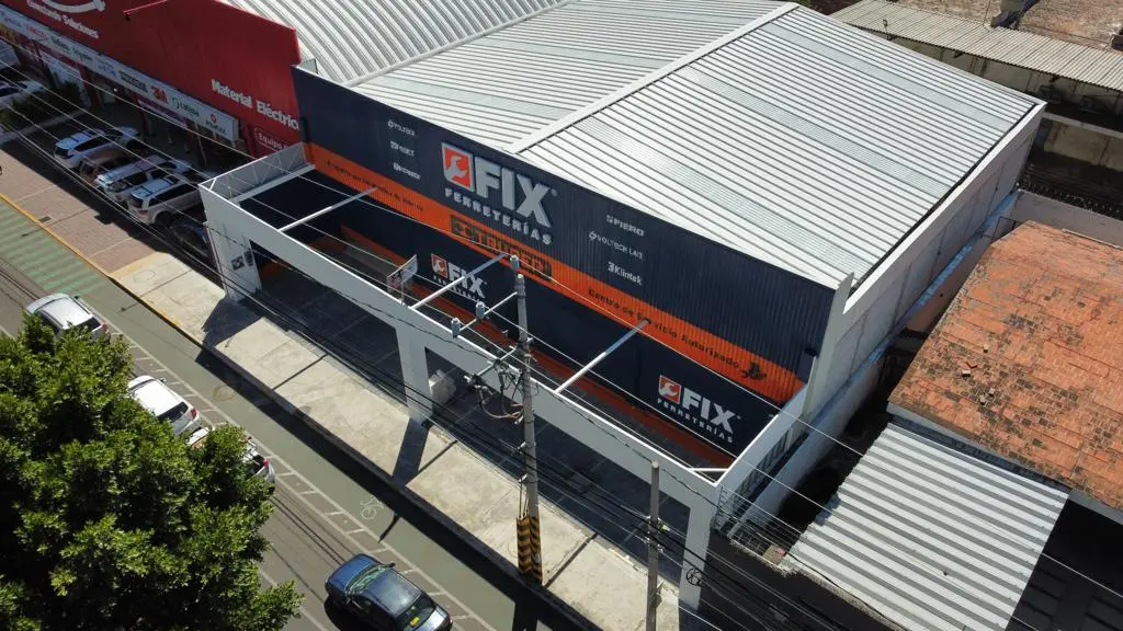 Comercial e Industrial - Imagen 1